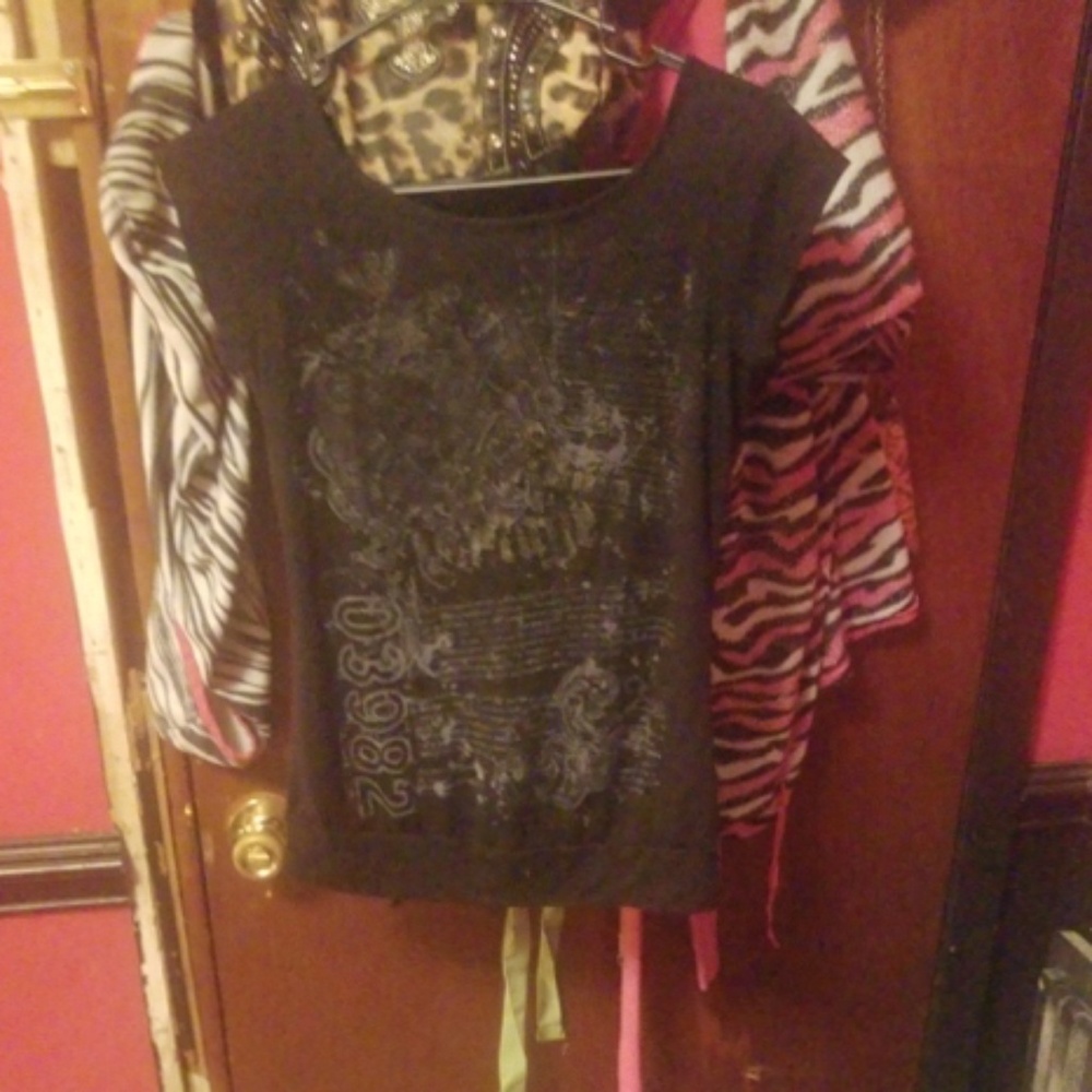 Tee shirt